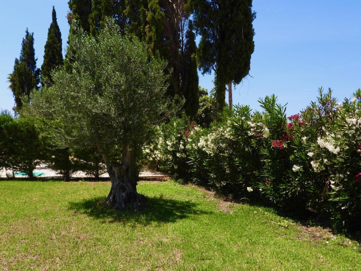 Cypress Garden Villas Svoronata Luaran gambar